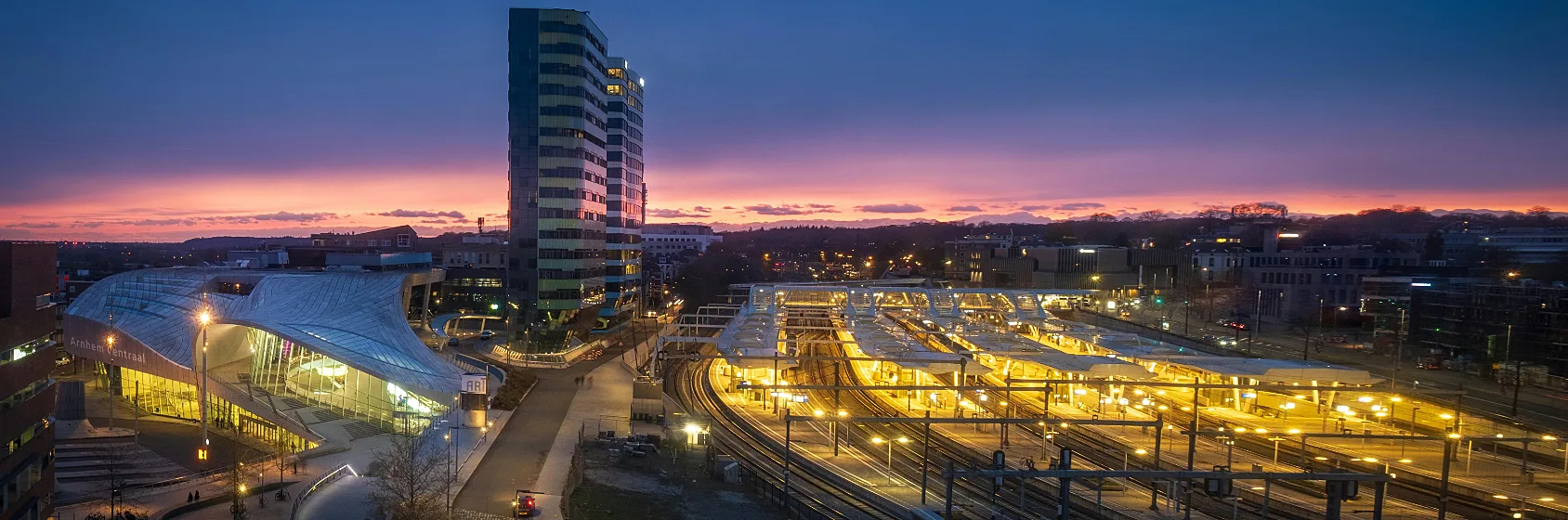 Opiniestuk NDS Dawn Technology station Arnhem nacht